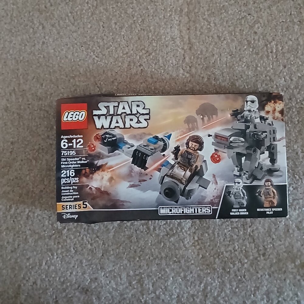 LEGO Star Wars: Ski Speeder vs. First Order Walker Microfighters (75195)